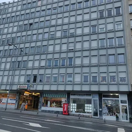 Spacious 2 Bedroom Flat In The Center Of Lux *