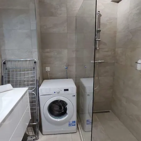 Spacious 2 Bedroom Flat In The Center Of Lux Apartment