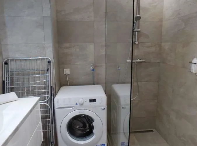 Spacious 2 Bedroom Flat In The Center Of Lux Apartamento